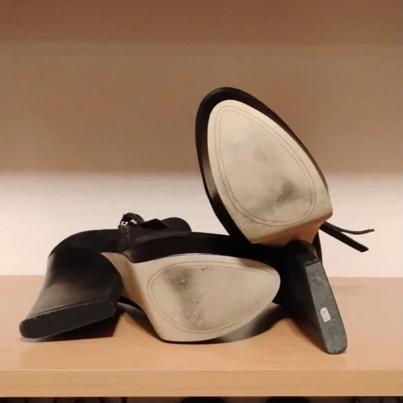 Shoes - Picture 11 of 12